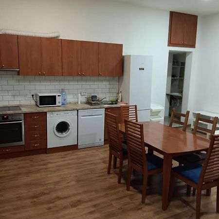 Big Cozy - Skyfall Apartment 3 Bdrm 6 Beds 1&Half Baths Budapest Exterior photo